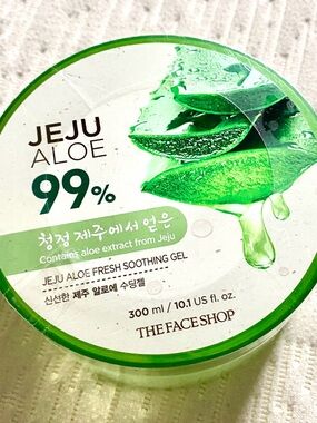The Face Shop Jeju Aloe 99% Fresh Soothing Gel – Green NWT